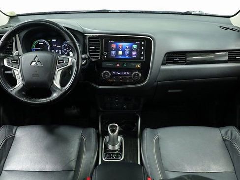 Used 2018 Mitsubishi Outlander SEL image 11