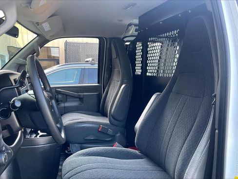 Used 2025 GMC Savana 2500 w/ Driver Convenience Package RWD image 10