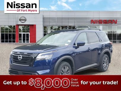 New 2025 Nissan Pathfinder SV w/ Black Appearance Package