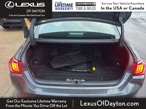 Certified 2025 Lexus ES 300h w/ Luxury Package image 36