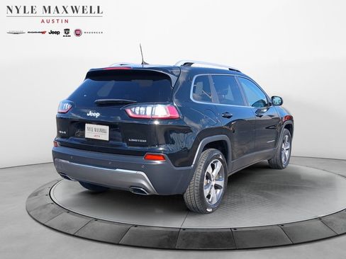 Used 2019 Jeep Cherokee Limited AWD/4WD image 16