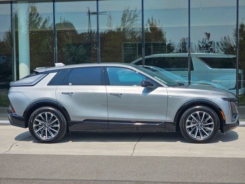 New 2026 Cadillac Lyriq Sport AWD/4WD image 6