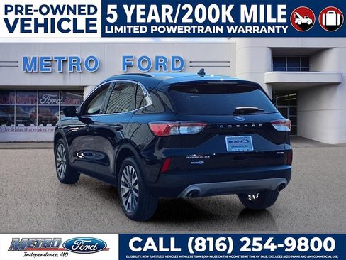 Certified 2022 Ford Escape Titanium AWD/4WD image 5
