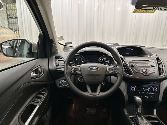 Used 2017 Ford Escape SE w/ SE Cold Weather Package AWD/4WD image 14