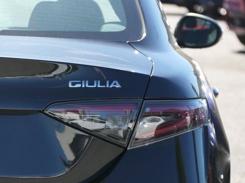 New 2024 Alfa Romeo Giulia Sprint image 4