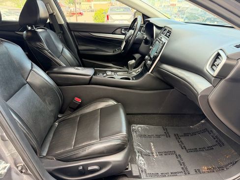 Used 2018 Nissan Maxima 3.5 SV image 16