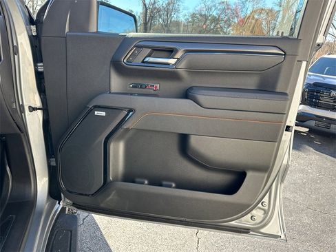 Used 2025 GMC Sierra 1500 AT4 w/ AT4 Premium Package image 15