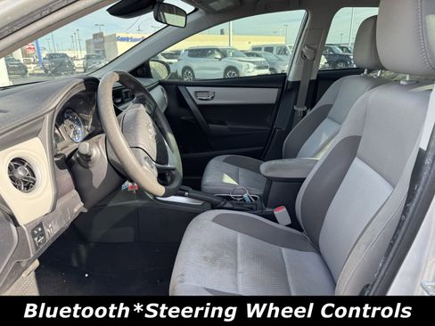 Used 2019 Toyota Corolla LE image 3