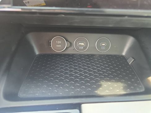 Used 2024 Genesis G70 2.5T AWD/4WD image 22