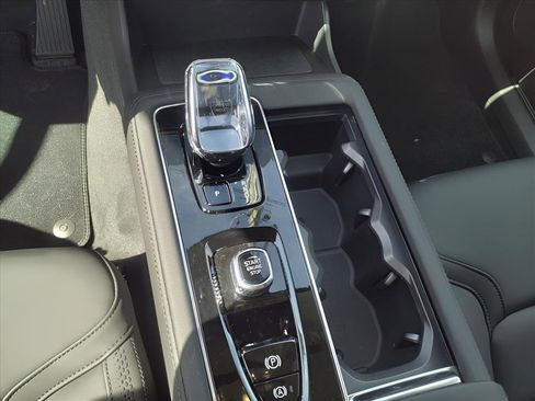 Used 2025 Volvo XC90 T8 Plus w/ Protection Package Premier image 34