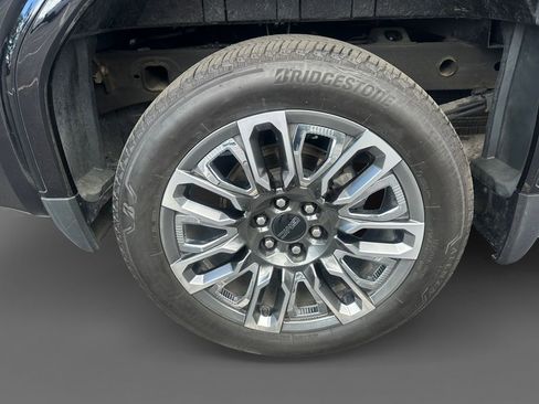 Used 2023 GMC Sierra 1500 Denali Ultimate image 8