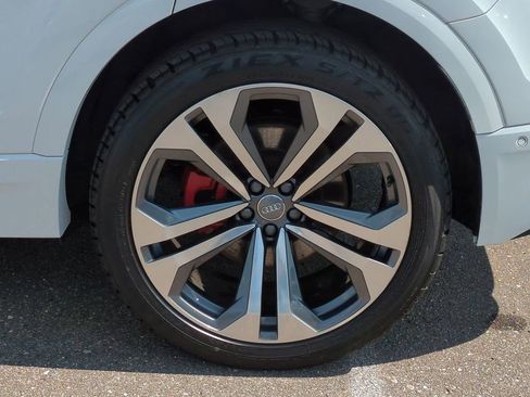 Used 2019 Audi Q8 Premium Plus w/ Premium Plus image 15