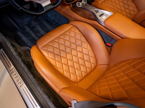 Used 2012 Ferrari California image 12