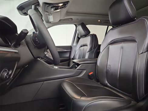 Used 2023 Jeep Grand Cherokee Limited image 16