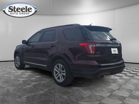 Used 2018 Ford Explorer XLT w/ Equipment Group 201A image 3