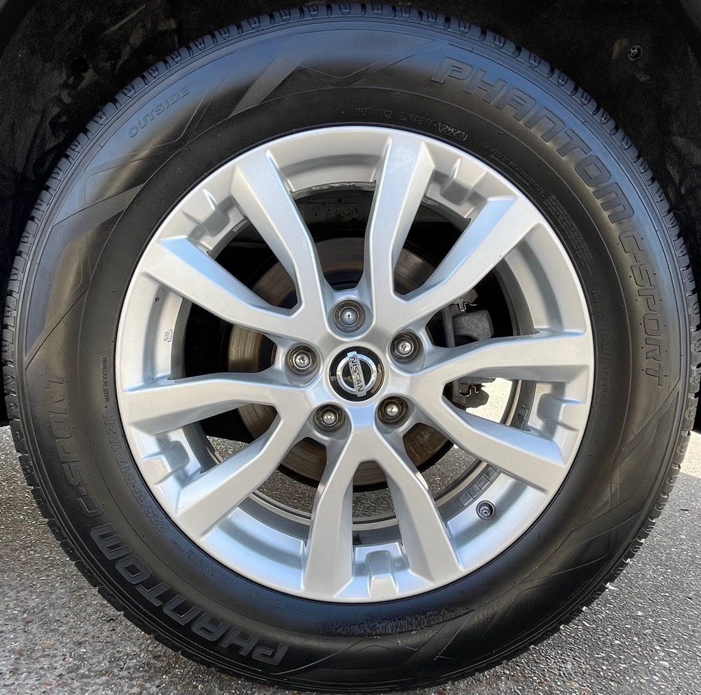 Used 2017 Nissan Rogue SV FWD image 12
