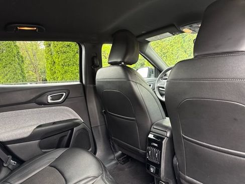 Used 2024 Jeep Compass Latitude AWD/4WD image 20