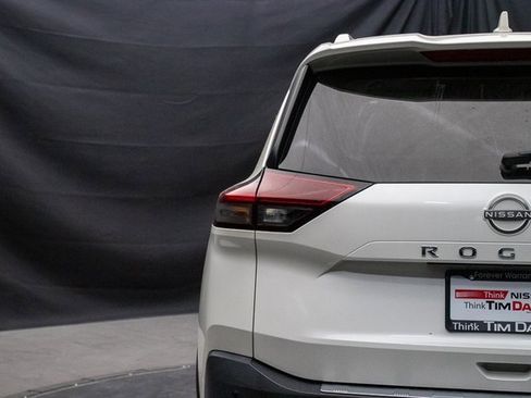 Used 2023 Nissan Rogue SV w/ SV Premium Package image 12