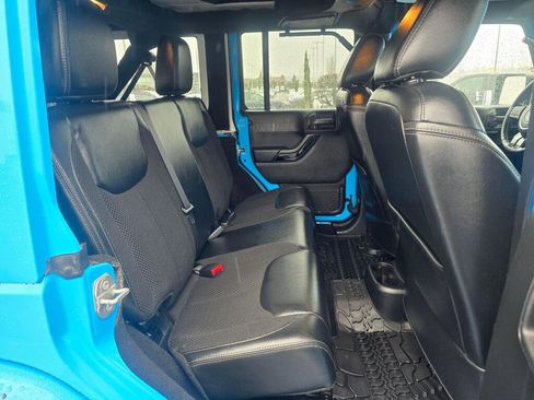 Used 2017 Jeep Wrangler Unlimited Sahara AWD/4WD image 26