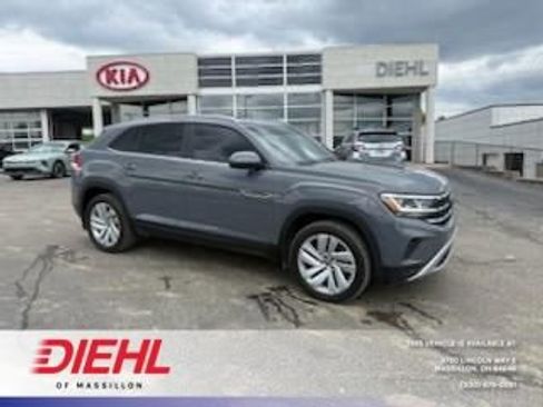 Used 2021 Volkswagen Atlas Cross Sport SE FWD image 1