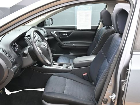 Used 2016 Nissan Altima 2.5 SV w/ Convenience Package FWD image 17
