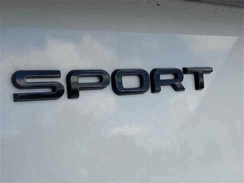 Certified 2024 Land Rover Discovery Sport Dynamic SE image 9