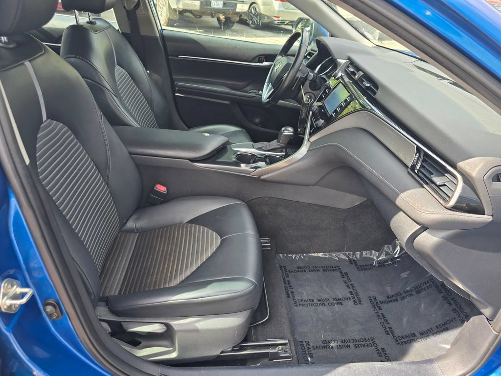 Used 2020 Toyota Camry SE FWD image 28