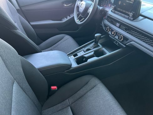 Used 2025 Honda Accord LX image 15