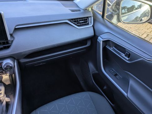 Used 2023 Toyota RAV4 XLE image 22