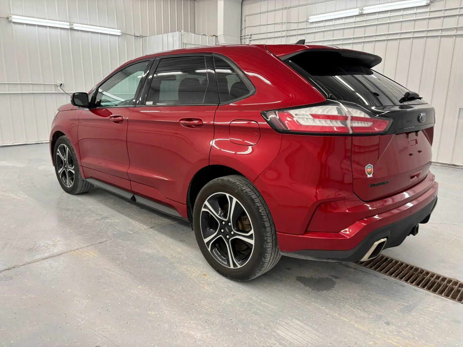 Used 2020 Ford Edge ST w/ Cold Weather Package AWD/4WD image 6