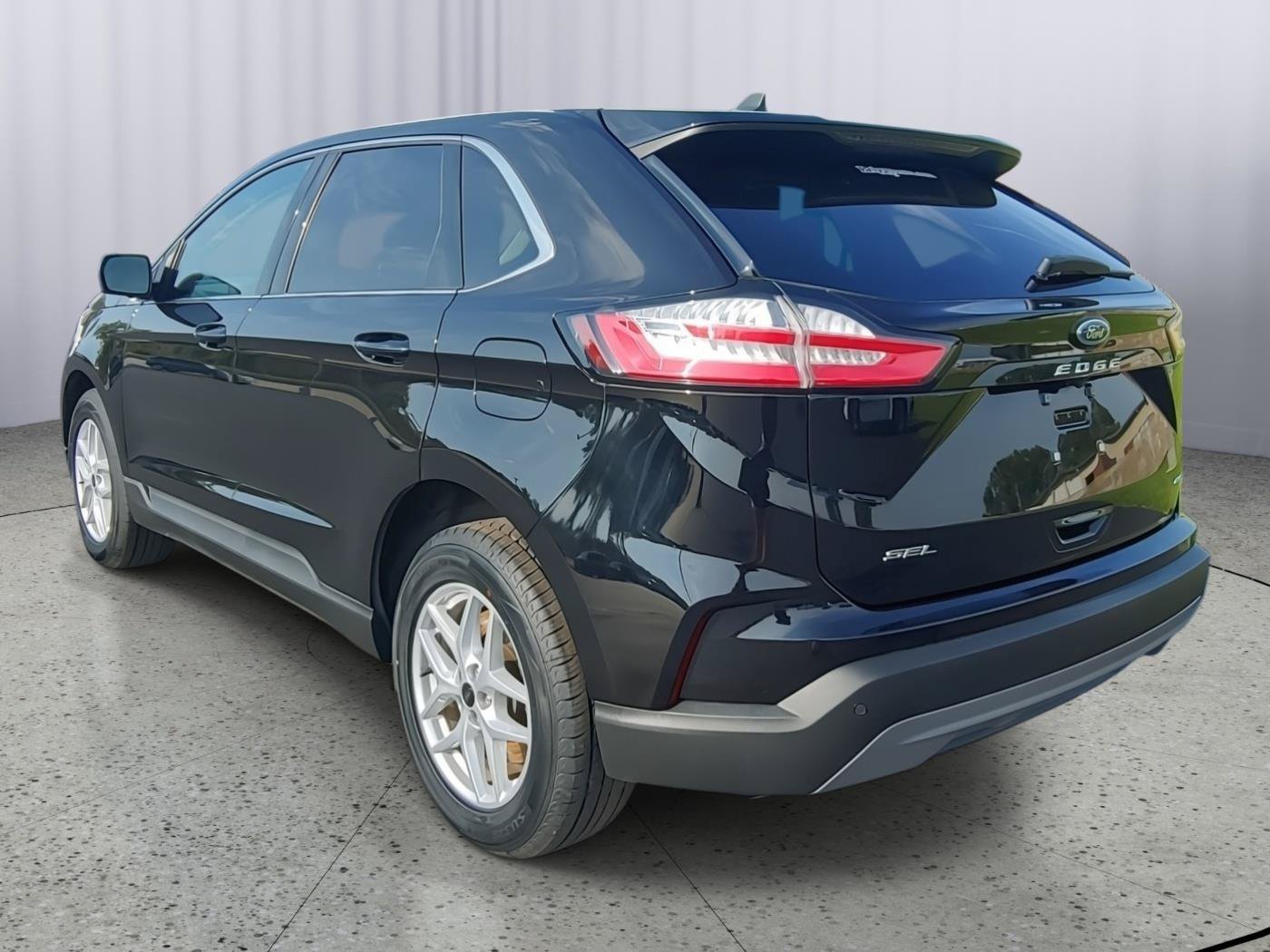 Used 2023 Ford Edge SEL w/ Convenience Package AWD/4WD image 9