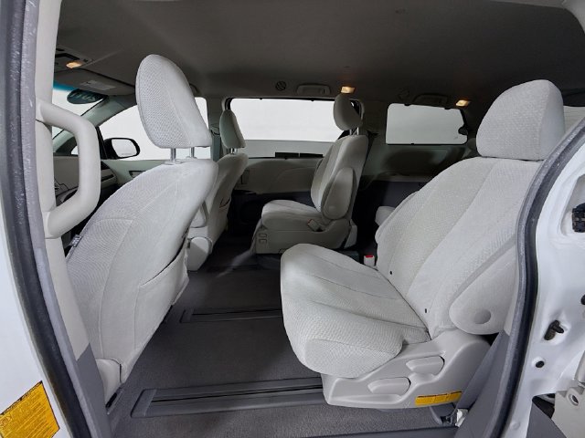 Used 2011 Toyota Sienna LE FWD image 9
