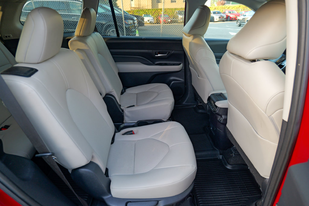 Used 2024 Toyota Grand Highlander AWD image 29