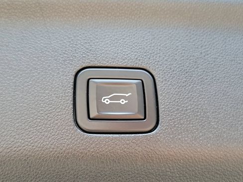 Used 2024 Chevrolet Suburban LT AWD/4WD image 29