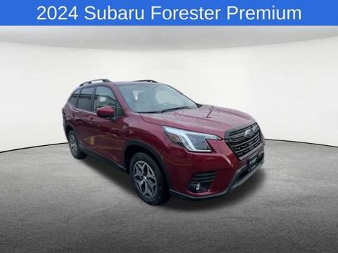 Used 2024 Subaru Forester Premium AWD/4WD image 2