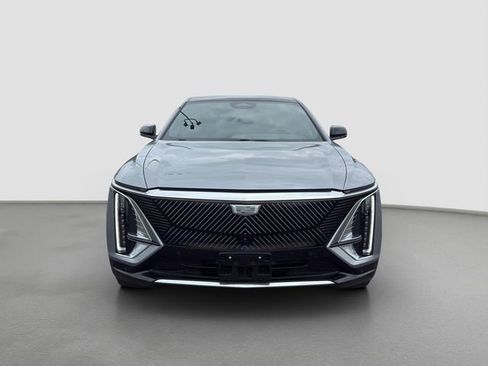 Used 2024 Cadillac Lyriq Luxury AWD/4WD image 2