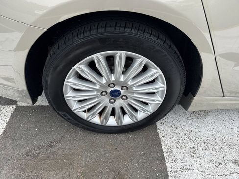 Used 2015 Ford Fusion SE w/ Equipment Group 502A FWD image 10