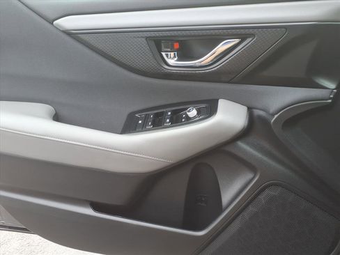 Used 2025 Subaru Outback Premium image 15