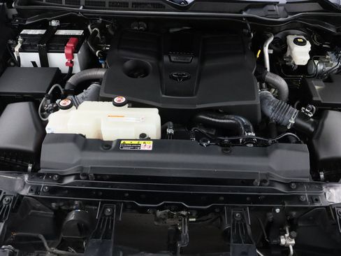 Used 2023 Toyota Tundra Platinum w/ Advanced Package image 45