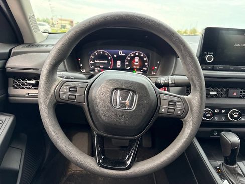 Used 2025 Honda Accord SE image 19