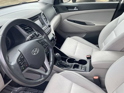 Used 2017 Hyundai Tucson Sport FWD image 11