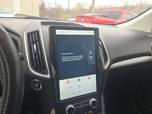 Used 2024 Ford Edge SEL image 13