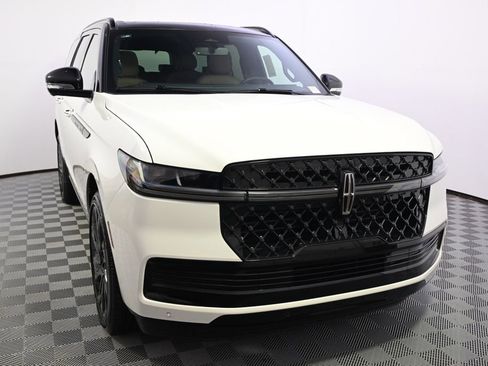 New 2026 Lincoln Navigator Black Label AWD/4WD image 9