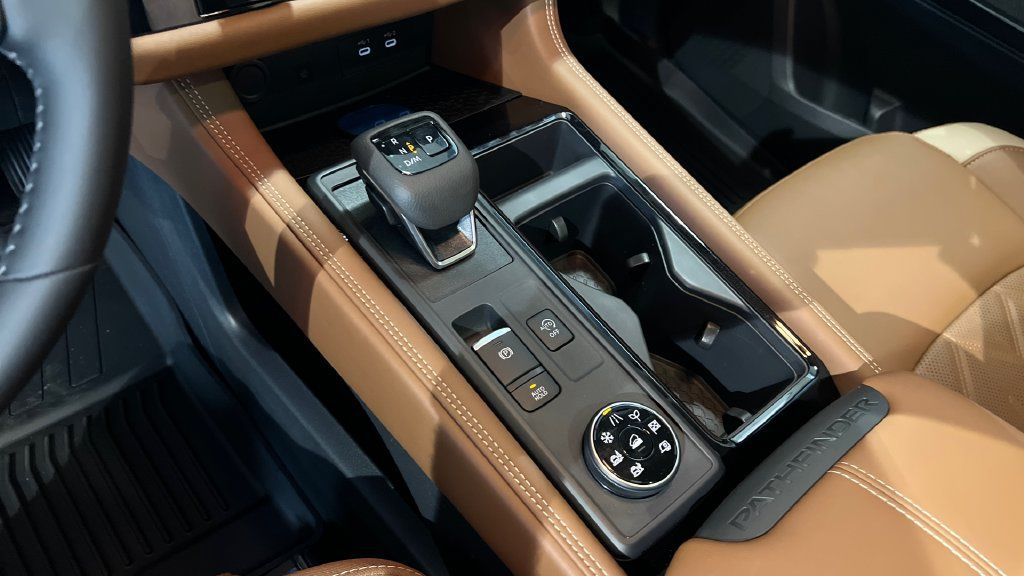 New 2026 Nissan Pathfinder Platinum AWD/4WD image 12