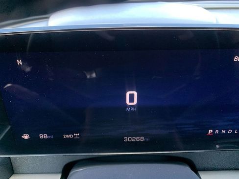 Used 2025 Chevrolet Traverse LT AWD/4WD image 19