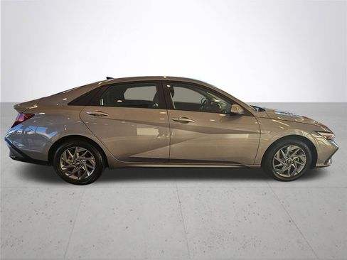 Used 2024 Hyundai Elantra SEL image 6