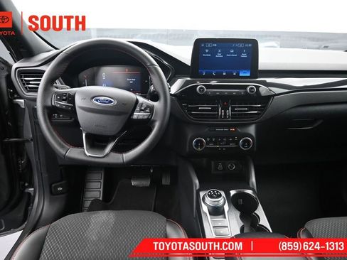 Used 2025 Ford Escape ST-Line AWD/4WD image 11