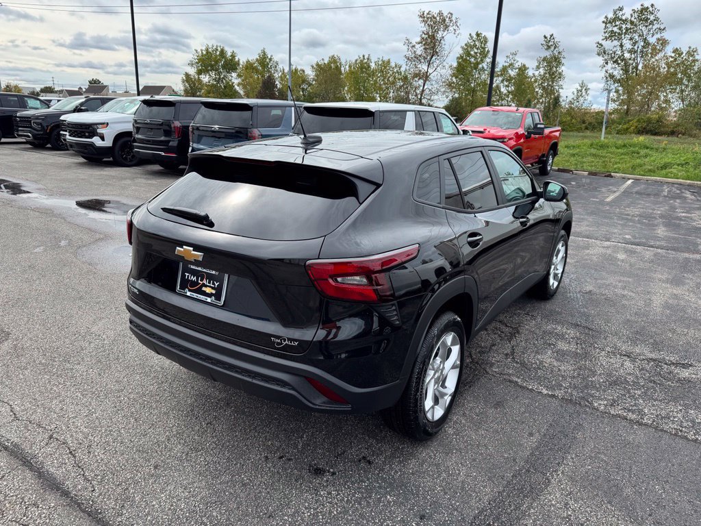 New 2026 Chevrolet Trax LS w/ LS Convenience Package FWD image 7