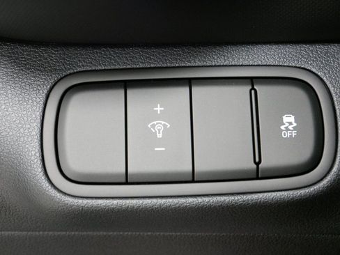 Used 2026 Hyundai Venue SEL FWD image 16