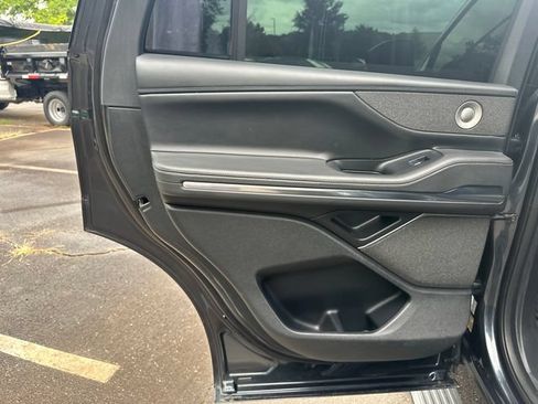 Used 2025 Lincoln Navigator Reserve w/ Jet Appearance Package AWD/4WD image 22